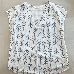 fun 2 fun White V-Neck Short Sleeve Blouse with Black Linear Arrow Print